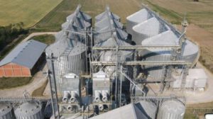 Productores de San Julián toman los silos de Emapa