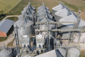 Productores de San Julián toman los silos de Emapa
