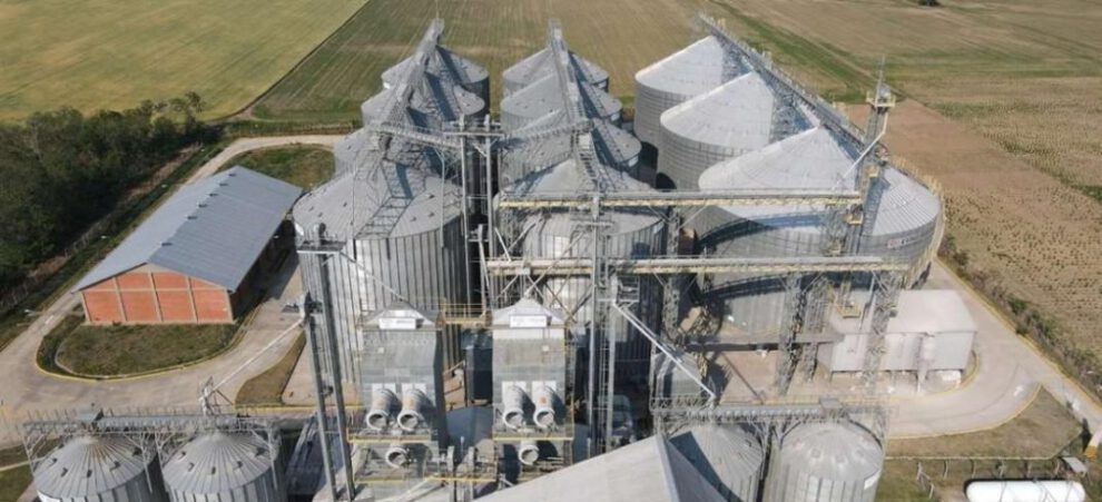 Productores de San Julián toman los silos de Emapa