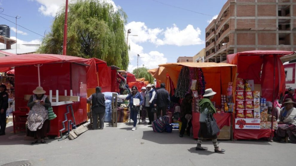 Reubicación de ferias de temporada en Oruro