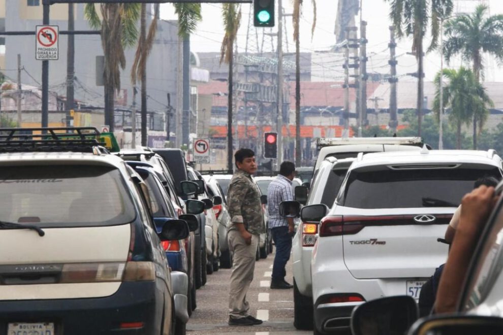 escasez de combustibles en Bolivia