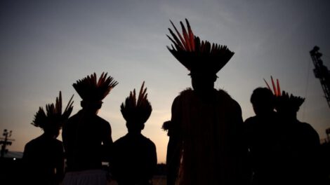 Indígenas brasileños protestan por justicia tras asesinato en Bahía