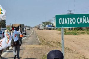 Interculturales toman retén en Cuatro Cañadas