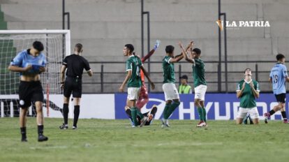 Festejo de los jugadores del Palmeiras luego de vencer a Belgrano en la semifinal