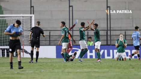 Festejo de los jugadores del Palmeiras luego de vencer a Belgrano en la semifinal
