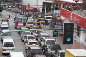 Crisis de combustible en Bolivia con largas filas en estaciones de servicio