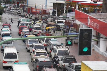 Crisis de combustible en Bolivia con largas filas en estaciones de servicio