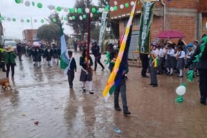 Unidad Educativa Turco celebra 75 años de historia en Oruro