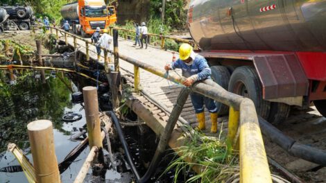 Derrame de petróleo en Ecuador afecta a un refugio de vida silvestre
