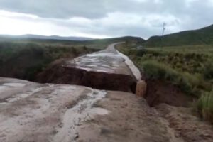 Derrumbe de puente en Caquiaviri