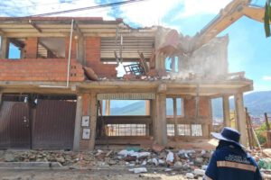 Demolición de casas en Cochabamba por deslizamientos