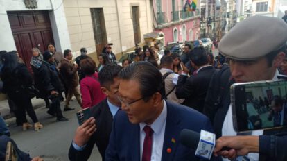 Chi Hyun Chung expuso sus propuestas para solucionar problemas como el suministro de diésel y la deuda internacional