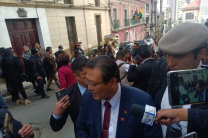 Chi Hyun Chung expuso sus propuestas para solucionar problemas como el suministro de diésel y la deuda internacional
