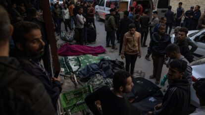 Bombardeos en Gaza dejan 404 muertos y hospitales colapsados