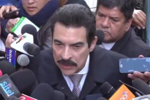 Reyes Villa critica a Morales y Quintana en encuentro por la estabilidad y democracia