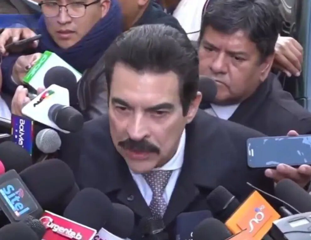 Reyes Villa critica a Morales y Quintana en encuentro por la estabilidad y democracia