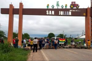 Interculturales exigen renuncia del gerente de Emapa y el viceministro Lacoa