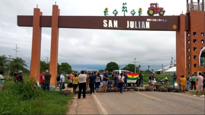 Interculturales exigen renuncia del gerente de Emapa y el viceministro Lacoa