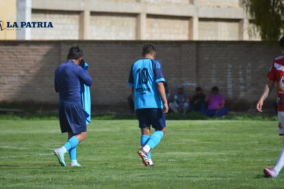 Desazón en los jugadores de Deportivo Rosario tras su descenso a la Primera “B”