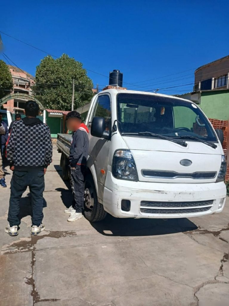 Camioneta robada en Chile recuperada en Tambo Quemado