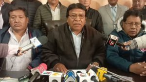 Choferes de El Alto en paro indefinido