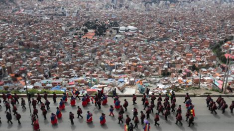 Protestas masivas en Bolivia por inflación y falta de combustible