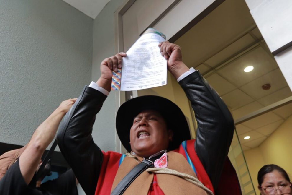 Ponchos Rojos han entregado un pliego petitorio al Gobierno