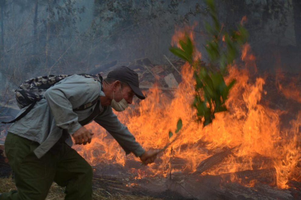 Incendio forestal en Cuba arrasa 300 hectáreas en Pinar del Río