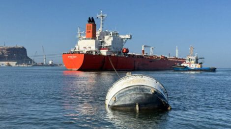 Llegan buques con combustible al puerto de Arica