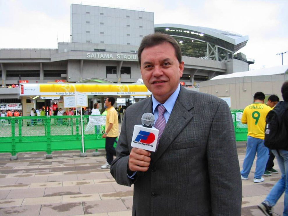 Fernando Nurnberg periodista deportivo en el mundial de fútbol de Corea—Japón