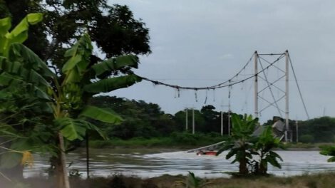 Colapso de puente en Ecuador