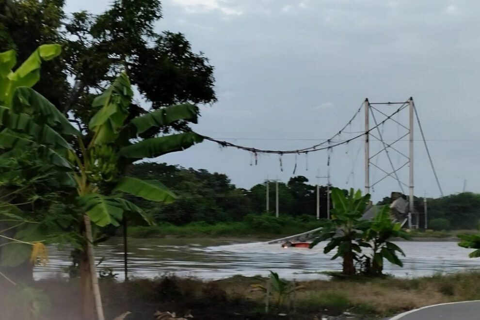 Colapso de puente en Ecuador