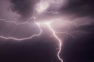 Mujer muere por rayo en Potosí