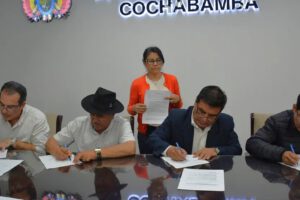 Gobernadores de Bolivia en emergencia por falta de recursos