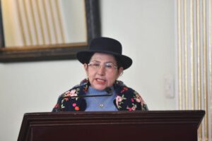 Cooperación Bolivia India en energía, salud y turismo