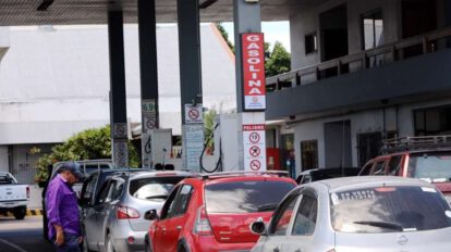 Abastecimiento de diésel y gasolina en Bolivia