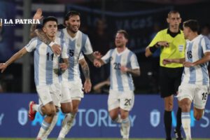 Argentina golpea a Uruguay en el Centenario