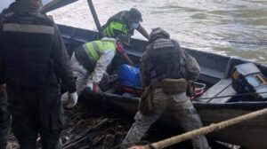 Rescate del cuerpo de mujer de 67 años caída de un puente