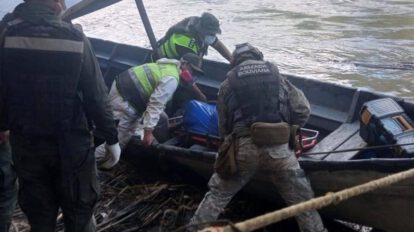 Rescate del cuerpo de mujer de 67 años caída de un puente