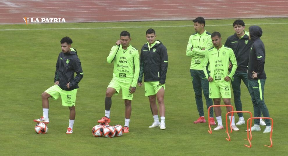 Selección boliviana de fútbol se prepara para recibir a Uruguay