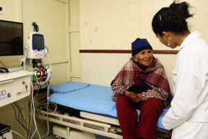 Escasez de geriatras y medicamentos para adultos mayores