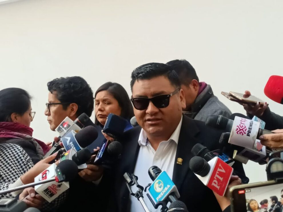 denuncia de violación que involucra a diputado Jáuregui