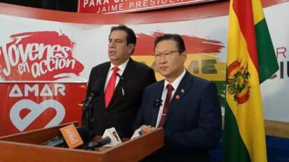 Jaime Soliz renuncia a su candidatura y respalda a Chi Hyun Chung