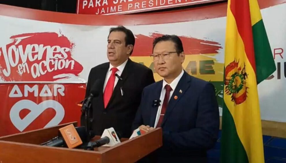 Jaime Soliz renuncia a su candidatura y respalda a Chi Hyun Chung