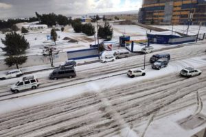 Granizada en El Alto provoca desborde de ríos y colapso de alcantarillado