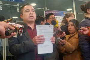 Destitución de Jáuregui por denuncia de violación