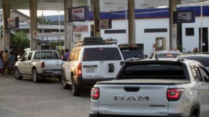 Crisis de combustible en Bolivia genera incertidumbre y molestias a los ciudadanos