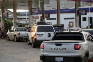 Crisis de combustible en Bolivia genera incertidumbre y molestias a los ciudadanos