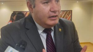 Diputado Urquidi exige respuestas sobre proyecto de agua potable en Oruro