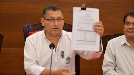 Gobernador de Tarija propone reducir sueldos para enfrentar crisis financiera